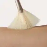 JANE IREDALE plonos vėduoklės formos šepetėlis Fan Brush, 1 vnt. - Image 2